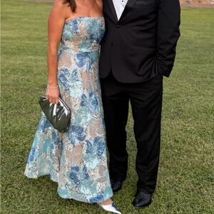 Elliatt Leonie Strapless Midi Dress. Black tie!